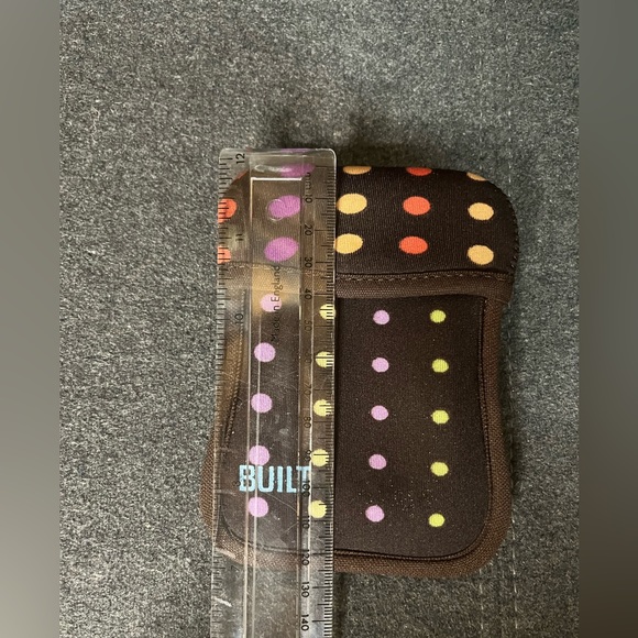 Neoprene case from BUILT - Picture 7 of 7